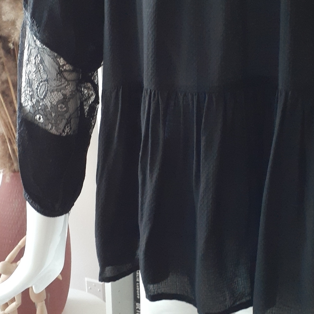Collective concepts Boldizar lace detail blouse - Picture 6 of 10